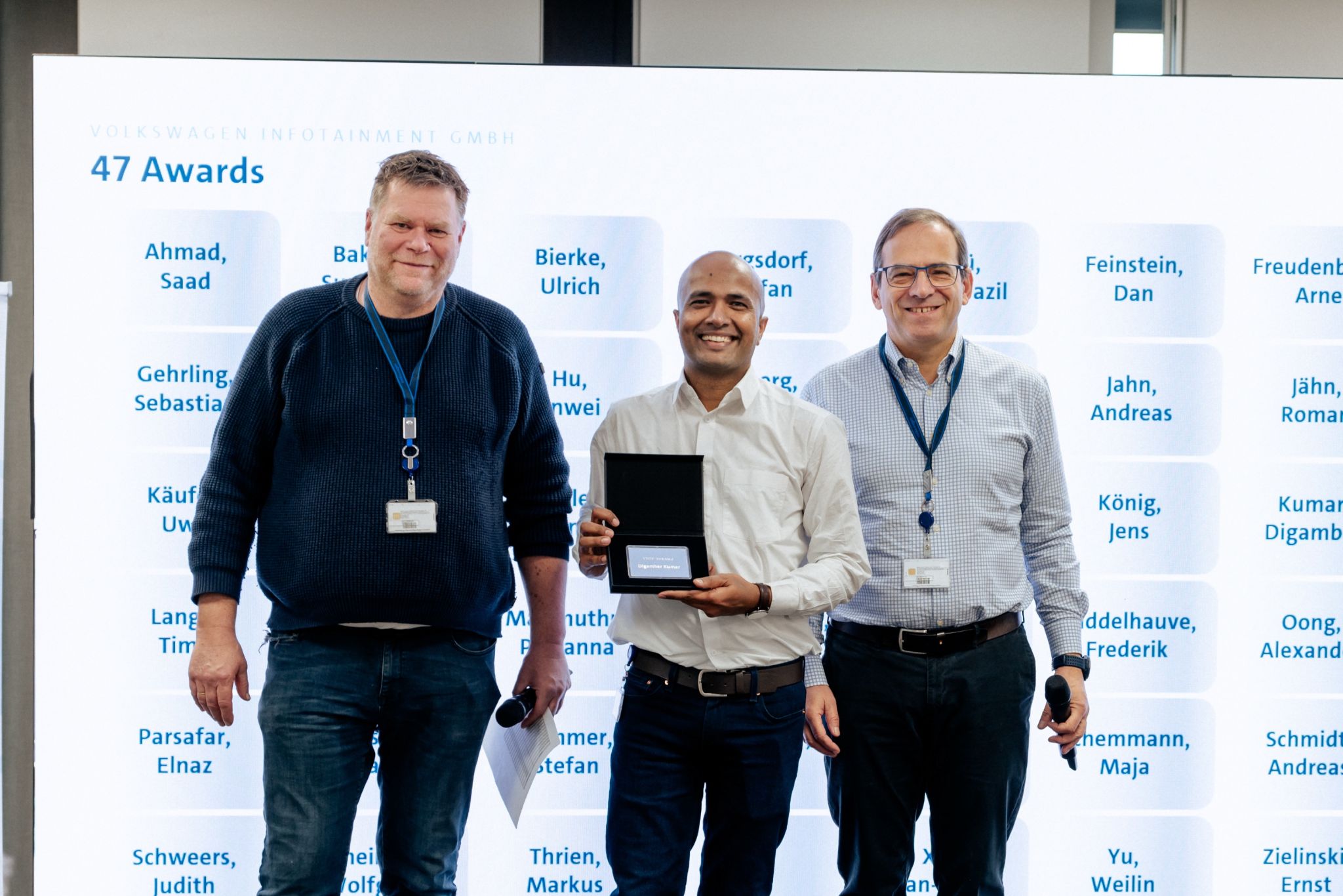 Digamber Kumar receiving the Inventor Award at Volkswagen Infotainment GmbH